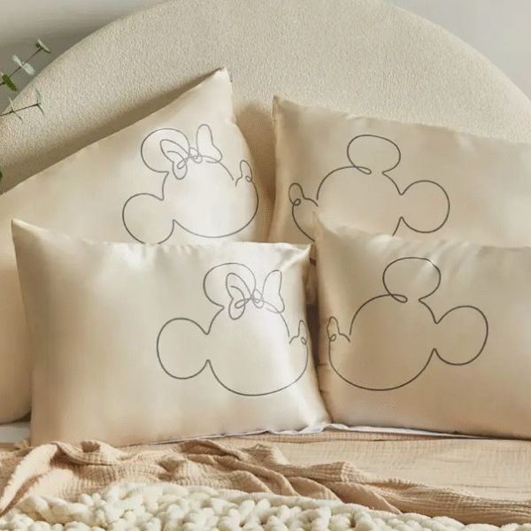 Kitsch Minnie Satin Pillowcase Mrs.Mouse-Cream